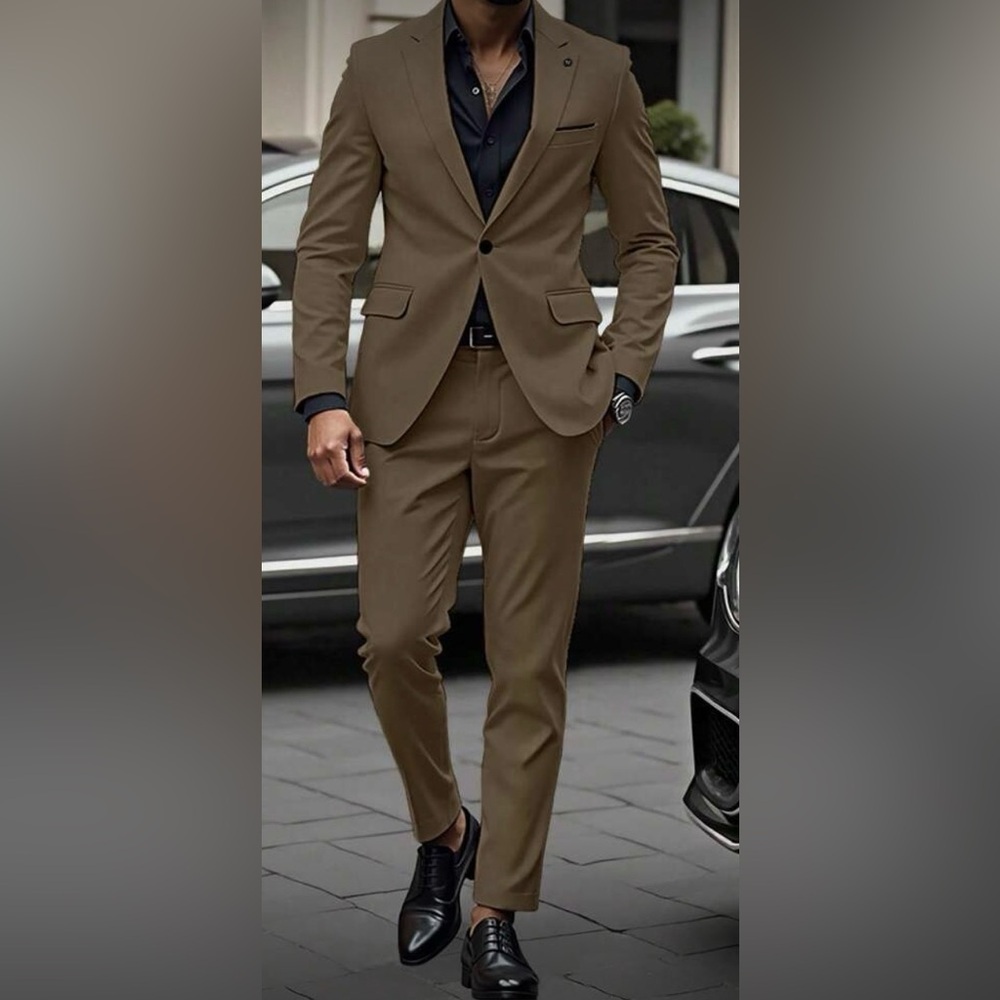 Elegant Men's brown suit Available In Two Sizes: 38(M) 34(XS)